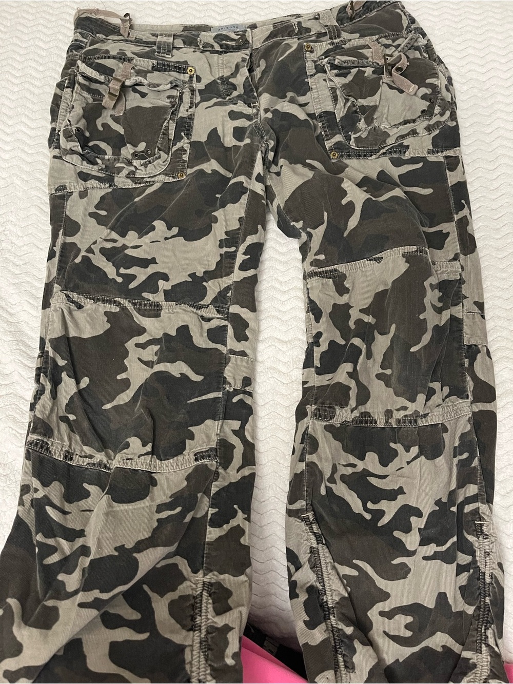 Thrifted Y2K Low-Waisted Green Camo Wide Leg Capris